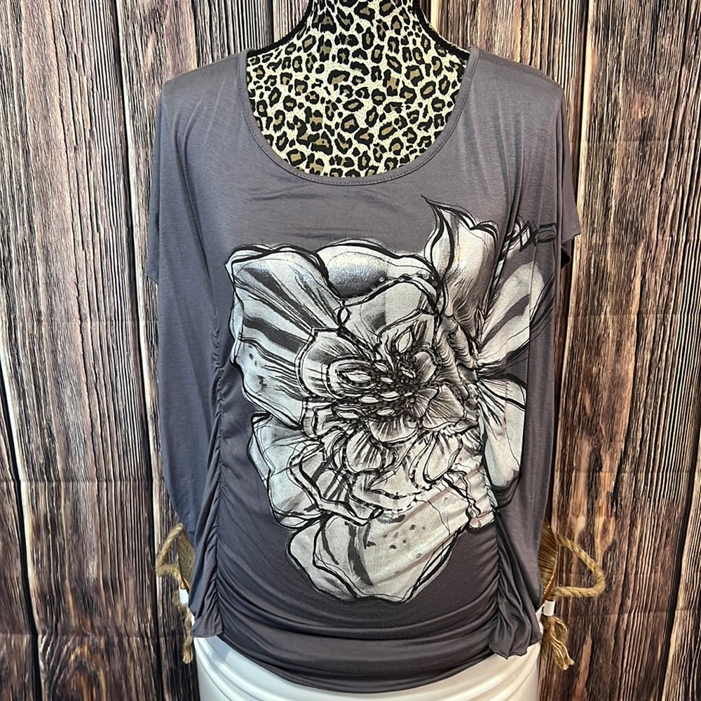 Women’s Dress shirt- large